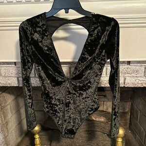 NWOT black velvet plunging v neck Victoria’s Secret bodysuit size Xs